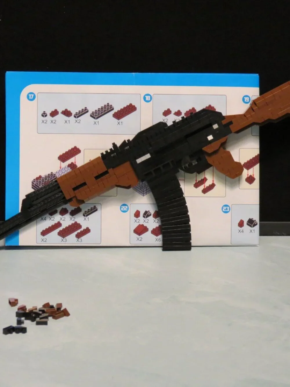 Balody Building Toys AK-47 - Building Block Gun 630 pieces